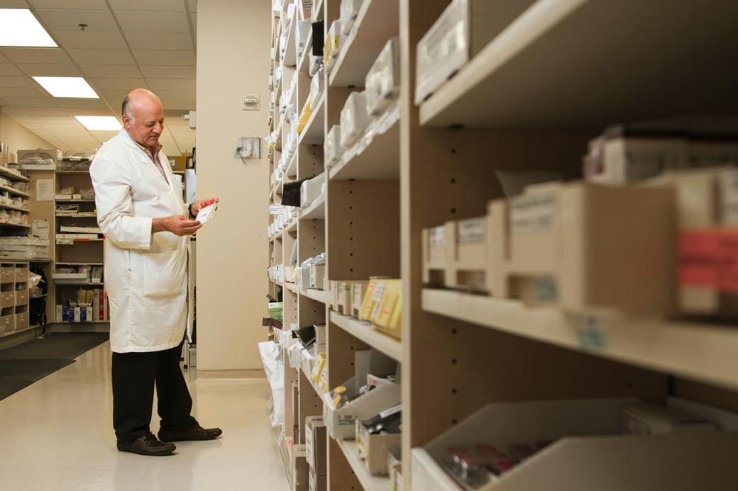 what a pharmacist do